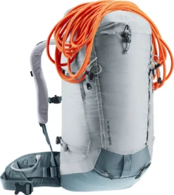 Deuter Guide Lite 28+ SL -FJÄLLRÄVEN Boutiquen 3360221 4337 Guide Lite 28 SL tin teal D 09 1280x1280