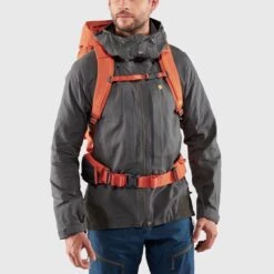 FJÄLLRÄVEN Fjällräven Bergtagen 38 M/L Hokkaido Orange -FJÄLLRÄVEN Boutiquen Bergtagen 38 M L 23201 208 D MODEL FJR 1280x1280