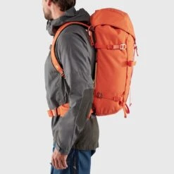 FJÄLLRÄVEN Fjällräven Bergtagen 38 M/L Hokkaido Orange -FJÄLLRÄVEN Boutiquen Bergtagen 38 M L 23201 208 E MODEL FJR 1280x1280