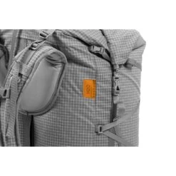 Exped Lightning 45 -FJÄLLRÄVEN Boutiquen Lightning drinking system opening 1280x1280