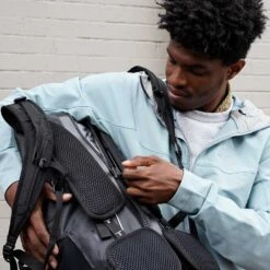 Ortlieb Atrack 25 CR Schwarz -FJÄLLRÄVEN Boutiquen atrack cr van 08382 1 1280x1280 3