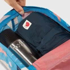FJÄLLRÄVEN Fjällräven Kånken Art Mini -FJÄLLRÄVEN Boutiquen kanken art mini 23611 972 n detail fjr 1280x1280