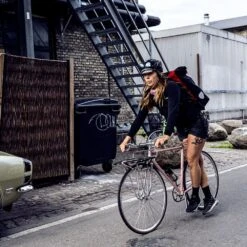 Ortlieb Messenger Bag Red - Black -FJÄLLRÄVEN Boutiquen messengerbag cph 09856 1 1280x1280