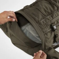 FJÄLLRÄVEN Fjällräven Singi 48 Dark Olive -FJÄLLRÄVEN Boutiquen singi48 darkolive2 1280x1280
