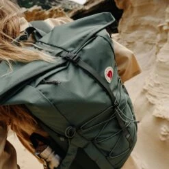 FJÄLLRÄVEN Fjällräven Abisko Hike Foldsack -FJÄLLRÄVEN Boutiquen square mood ss23 silvanozeiter daypacks 3406 exp 2028 02 01 1280x1280 1